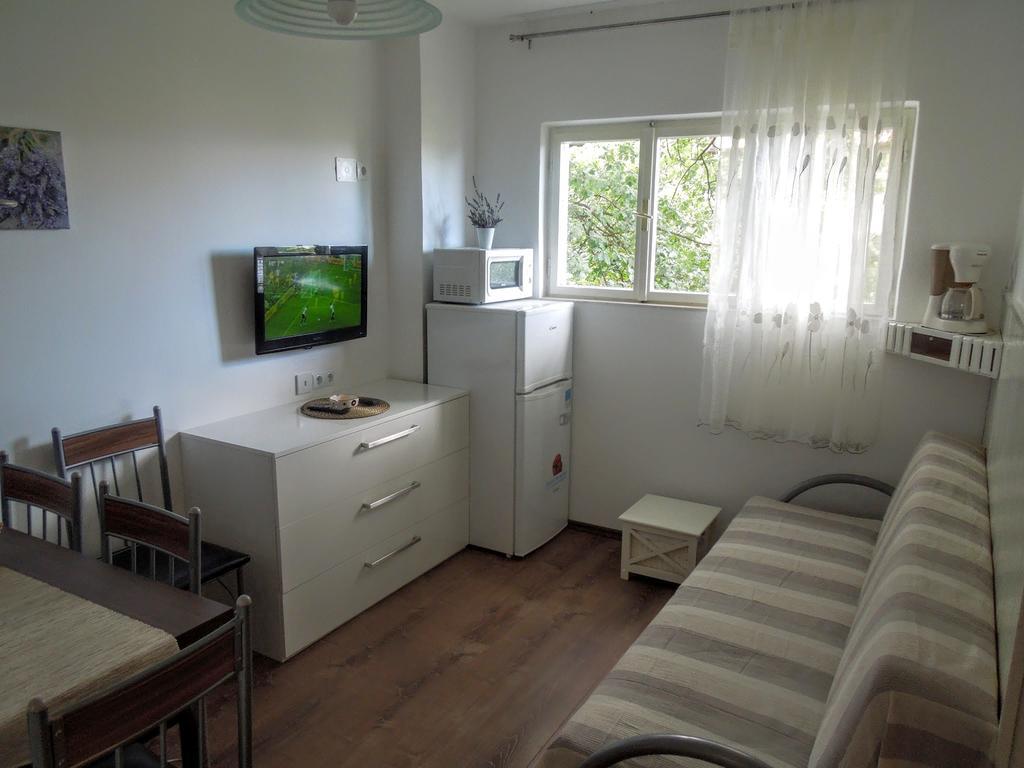 Apartments Meleh ツリクヴェニツァ エクステリア 写真