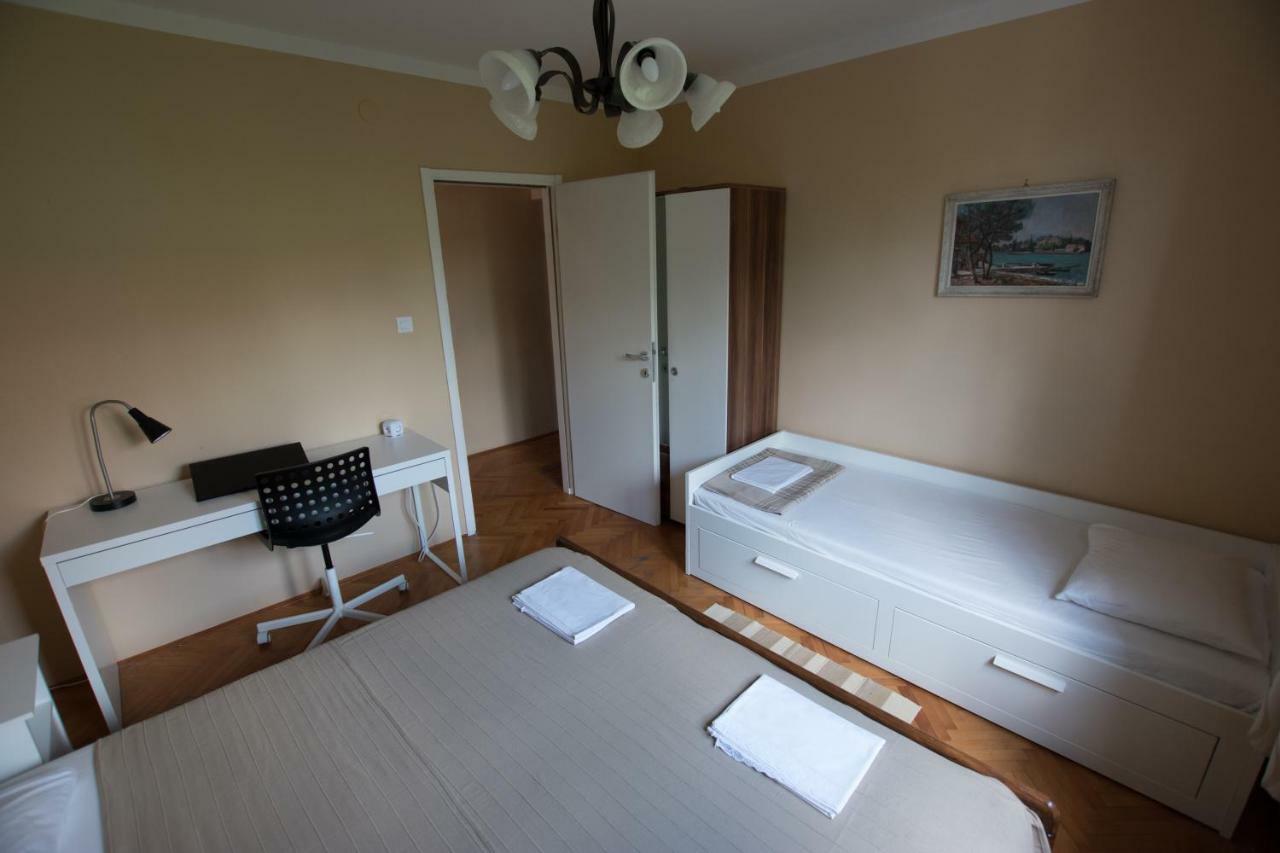 Apartments Meleh ツリクヴェニツァ エクステリア 写真
